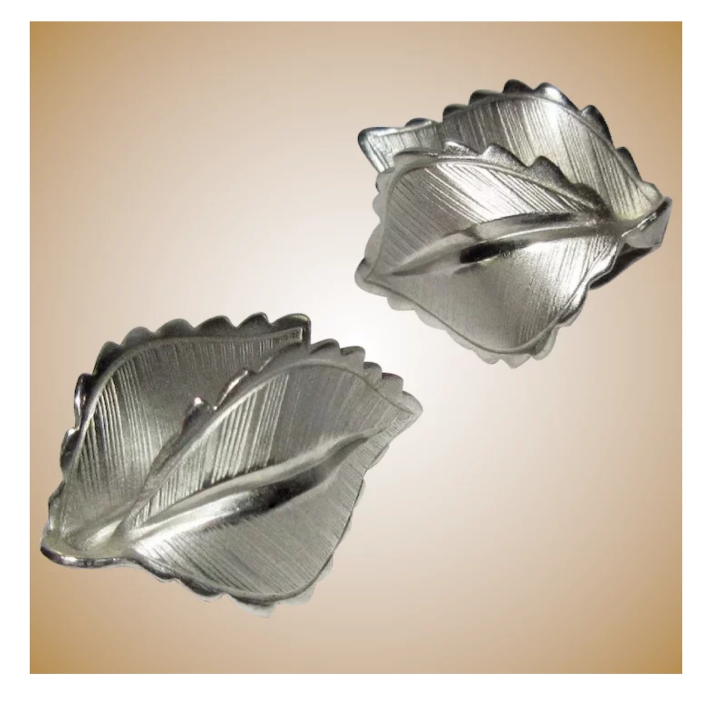 Giovanni Silver Tone Leaf Clip On Earrings 20$
